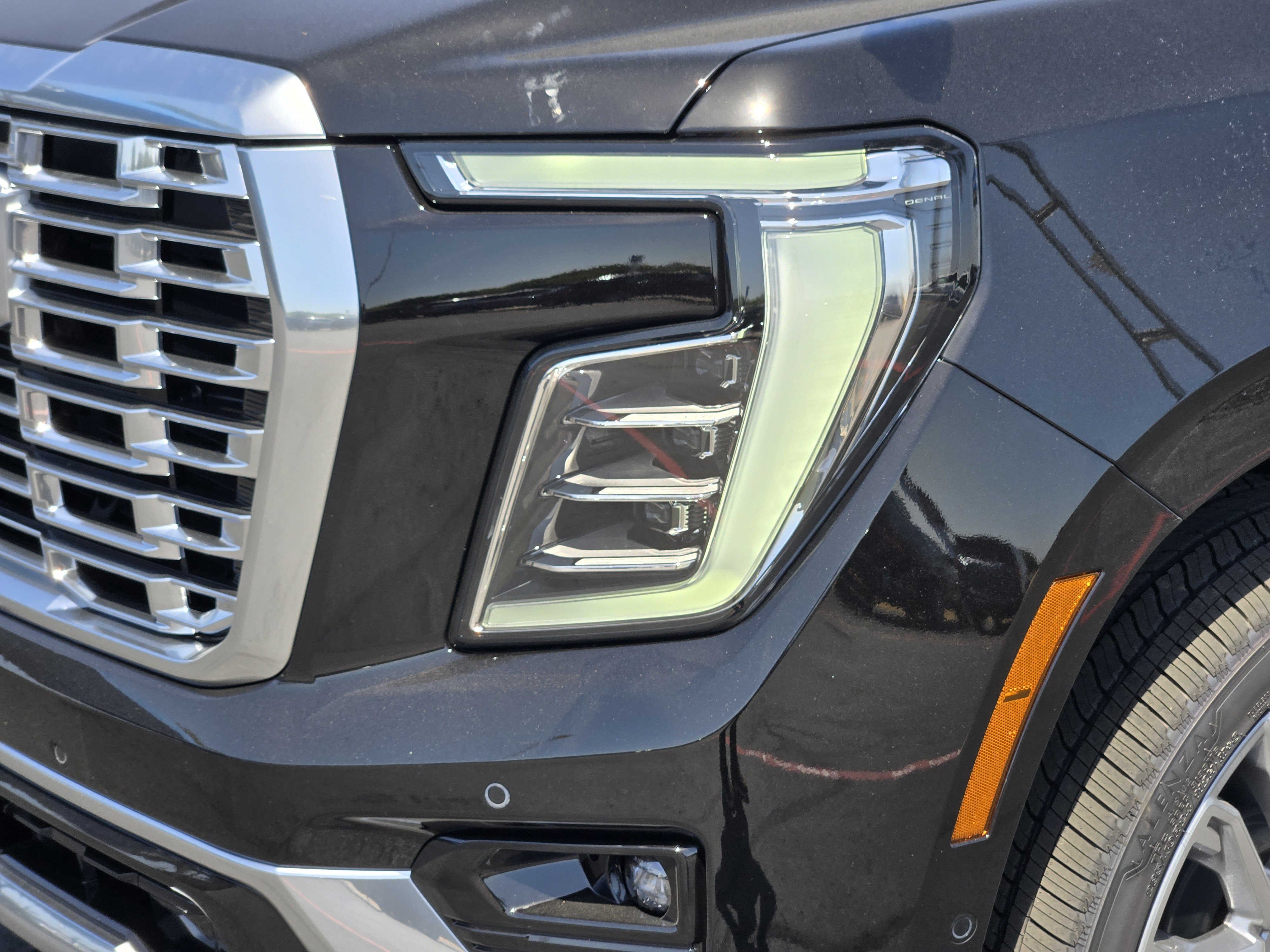 New 2026 GMC Yukon XL Denali w/ Denali Reserve Package AWD/4WD image 6