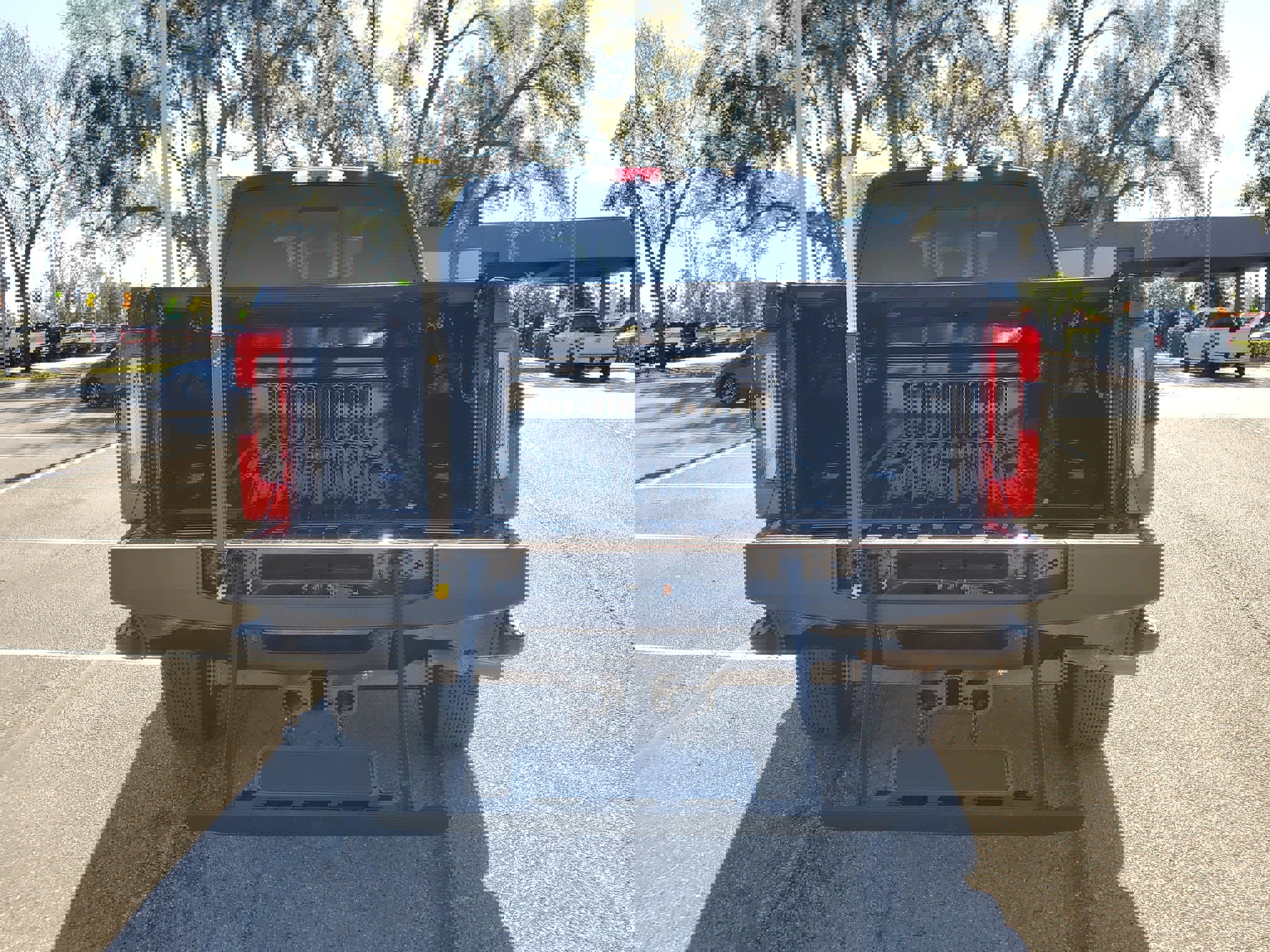 Used 2025 Ford F350 Platinum w/ Platinum Plus Package image 10