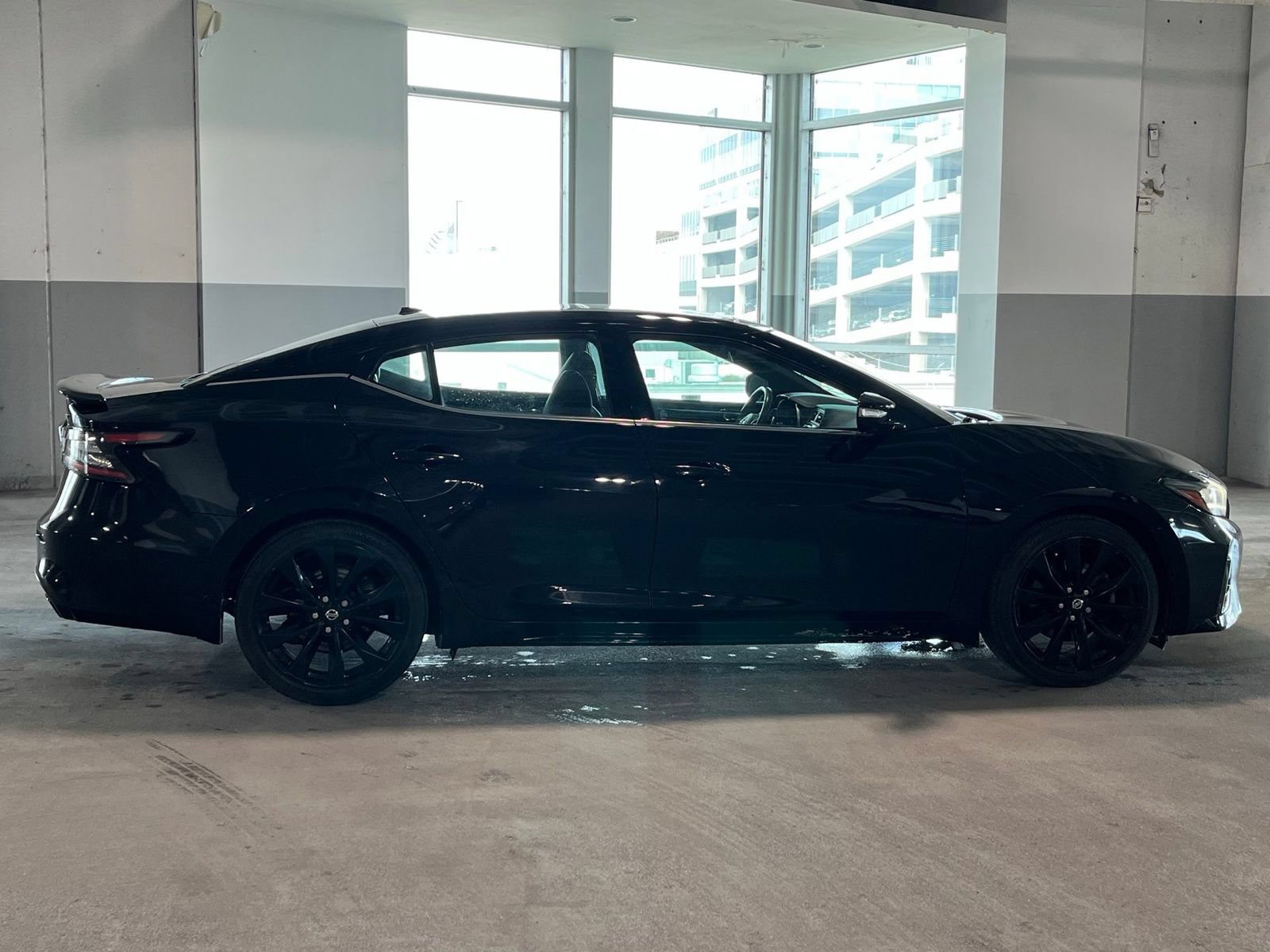 Used 2022 Nissan Maxima SR w/ Sport Mat Group FWD image 12