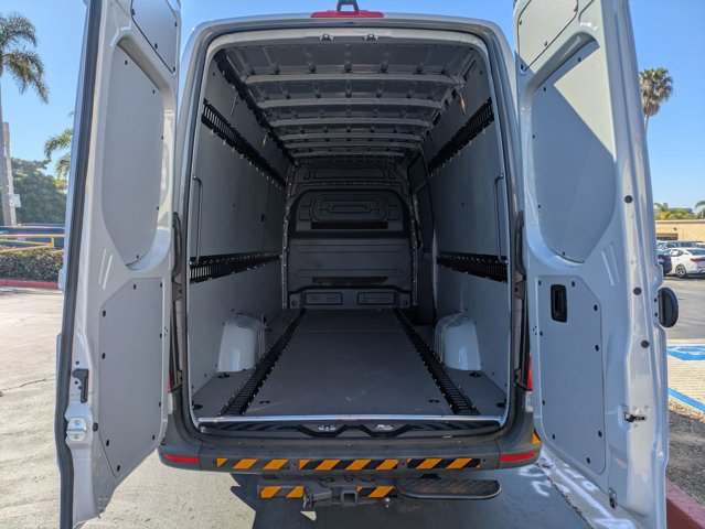 Used 2024 Mercedes-Benz Sprinter 2500 image 6