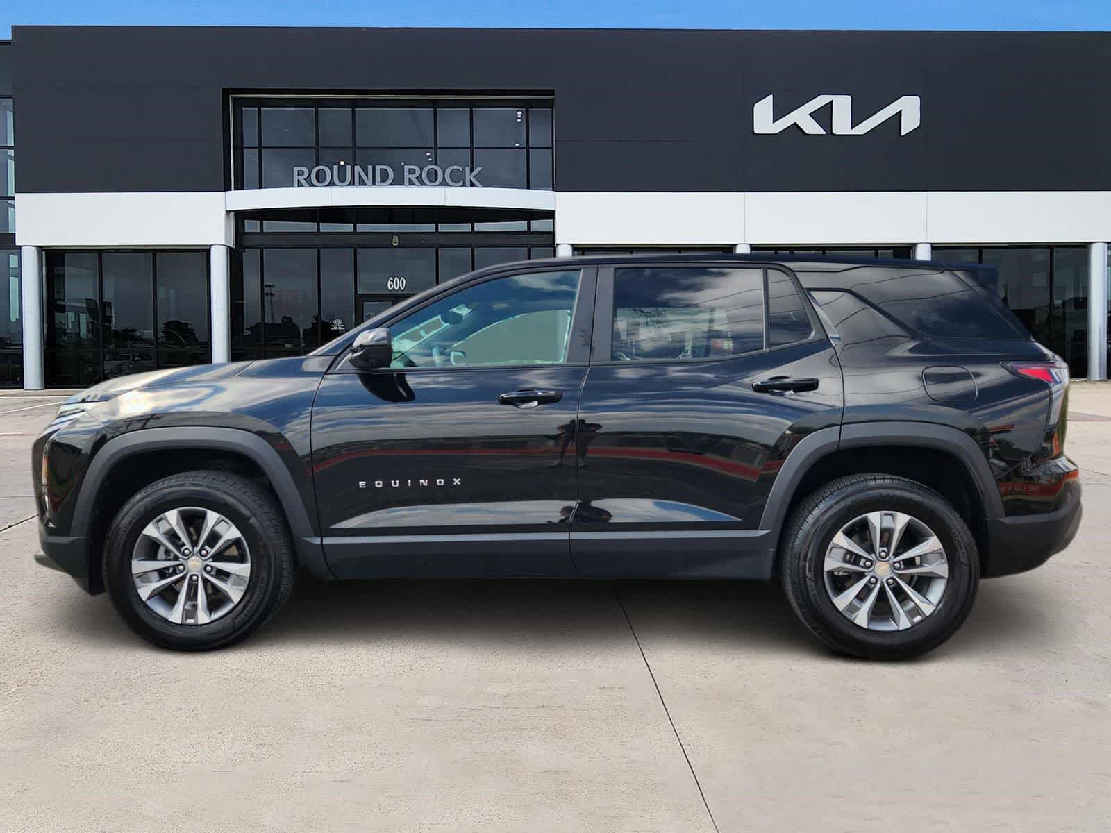 Used 2025 Chevrolet Equinox LT w/ Safety and Technology Package FWD image 4