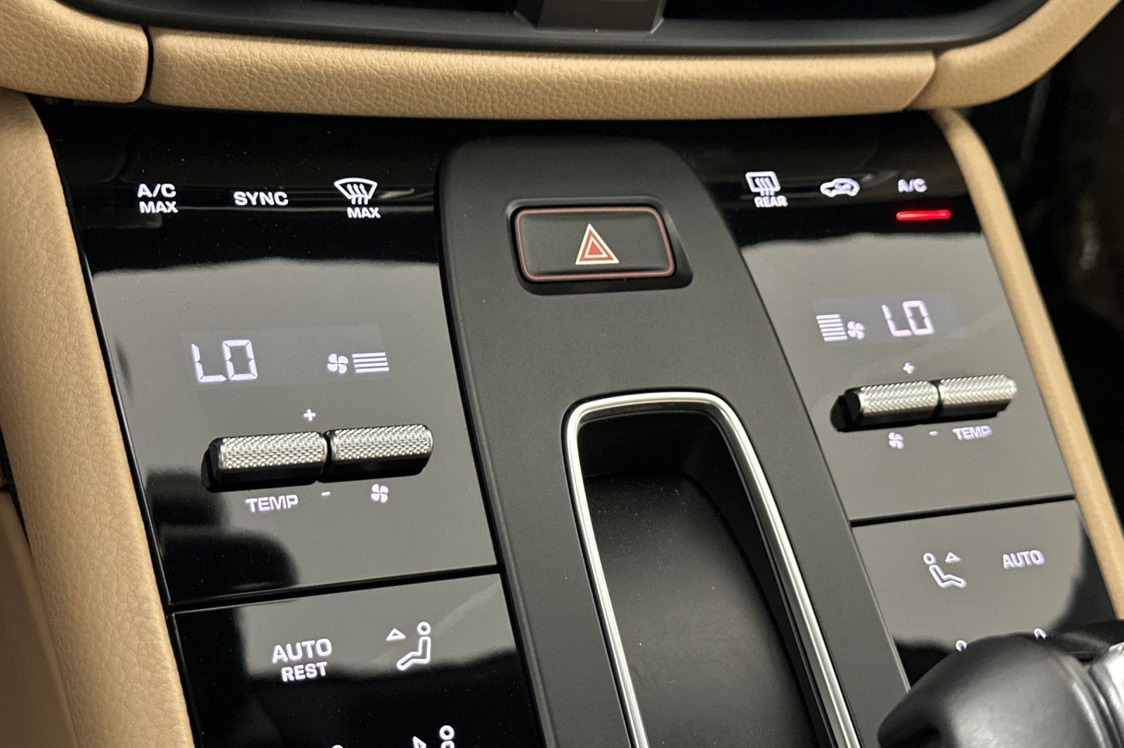 Used 2024 Porsche Macan Turbo image 20