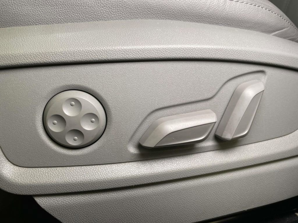 Certified 2022 Audi Q5 2.0T Premium w/ Convenience Package image 17