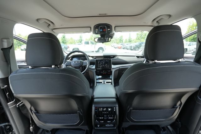 Used 2022 Jeep Grand Cherokee L Laredo w/ Luxury Tech Group I AWD/4WD image 27
