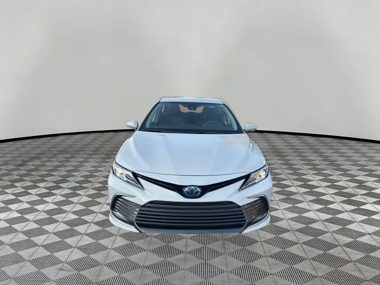 Used 2023 Toyota Camry LE FWD image 3