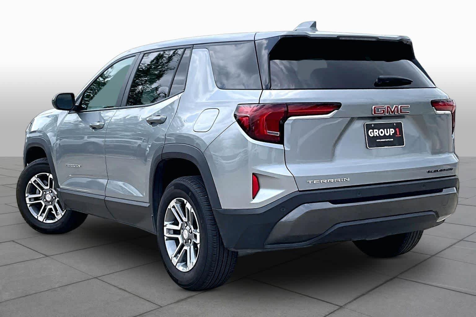 Used 2025 GMC Terrain Elevation image 11