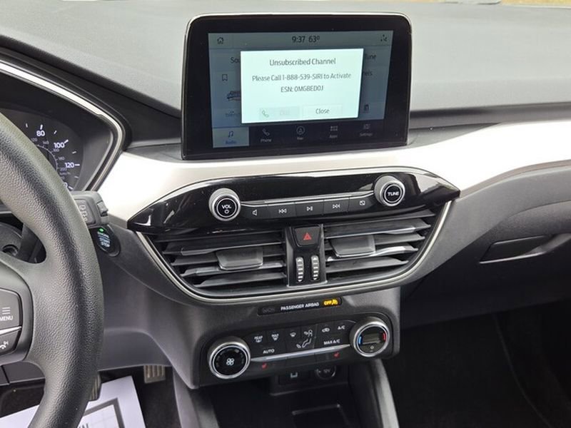 Used 2020 Ford Escape SE image 18