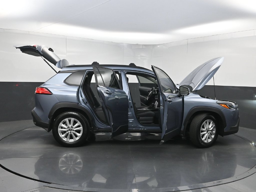 Used 2024 Toyota Corolla Cross LE w/ Moonroof Package FWD image 35