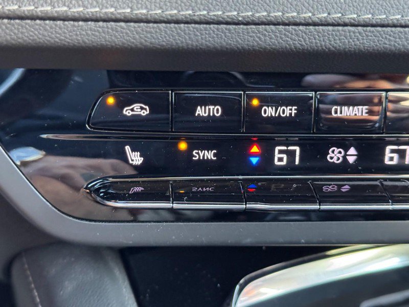 Used 2023 Buick Envision Essence w/ Sport Touring Package AWD/4WD image 21