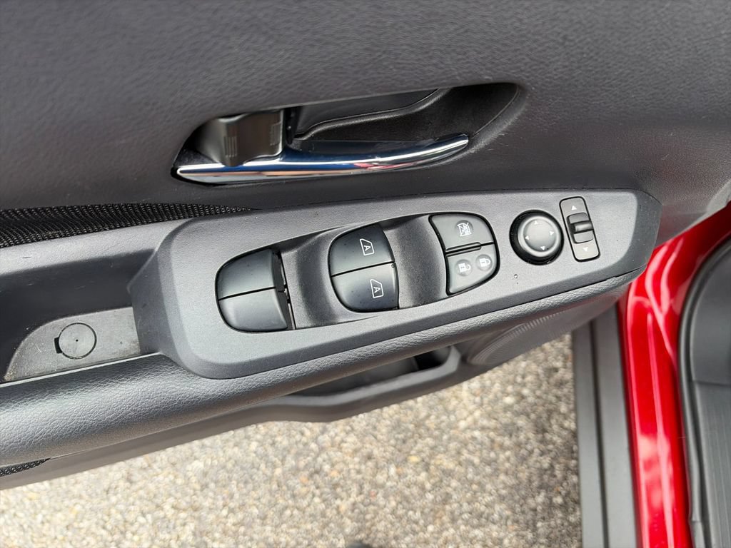 Used 2024 Nissan Kicks SV FWD image 13