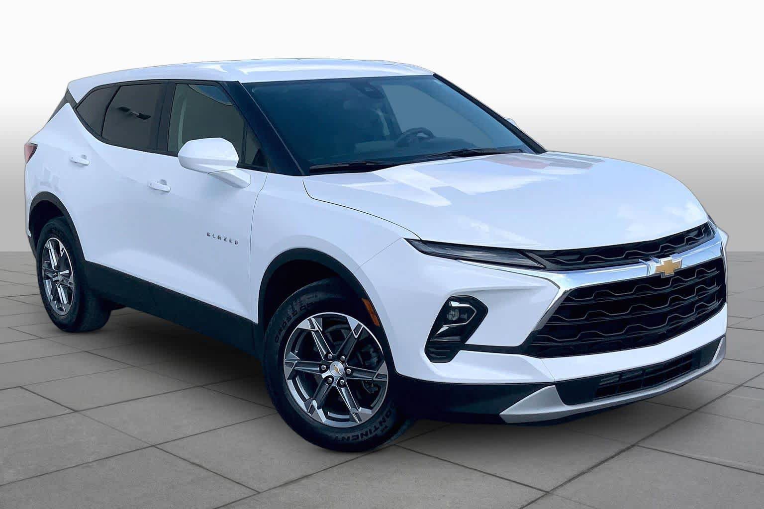 Used 2023 Chevrolet Blazer LT FWD image 3