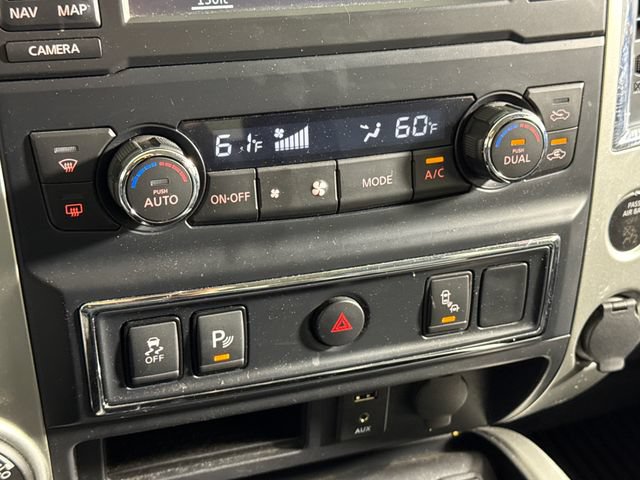 Used 2018 Nissan Titan SL AWD/4WD image 37