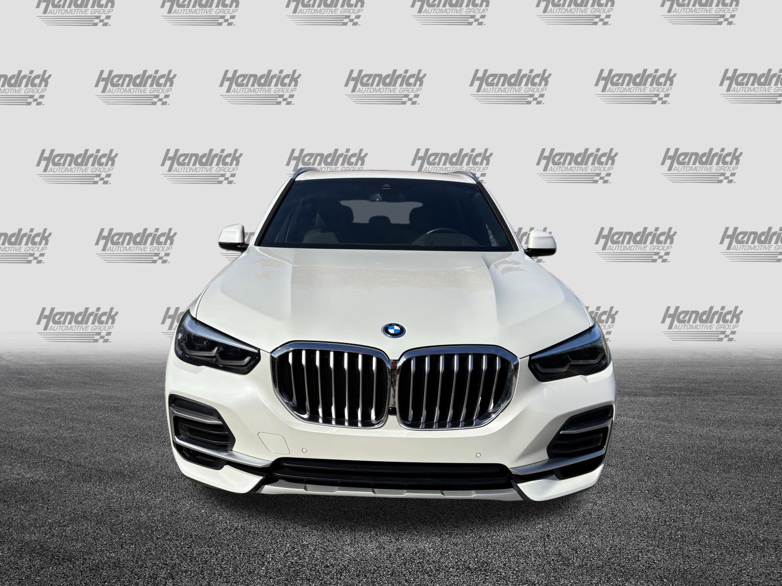 Certified 2022 BMW X5 xDrive45e w/ Luxury Seating Package image 3