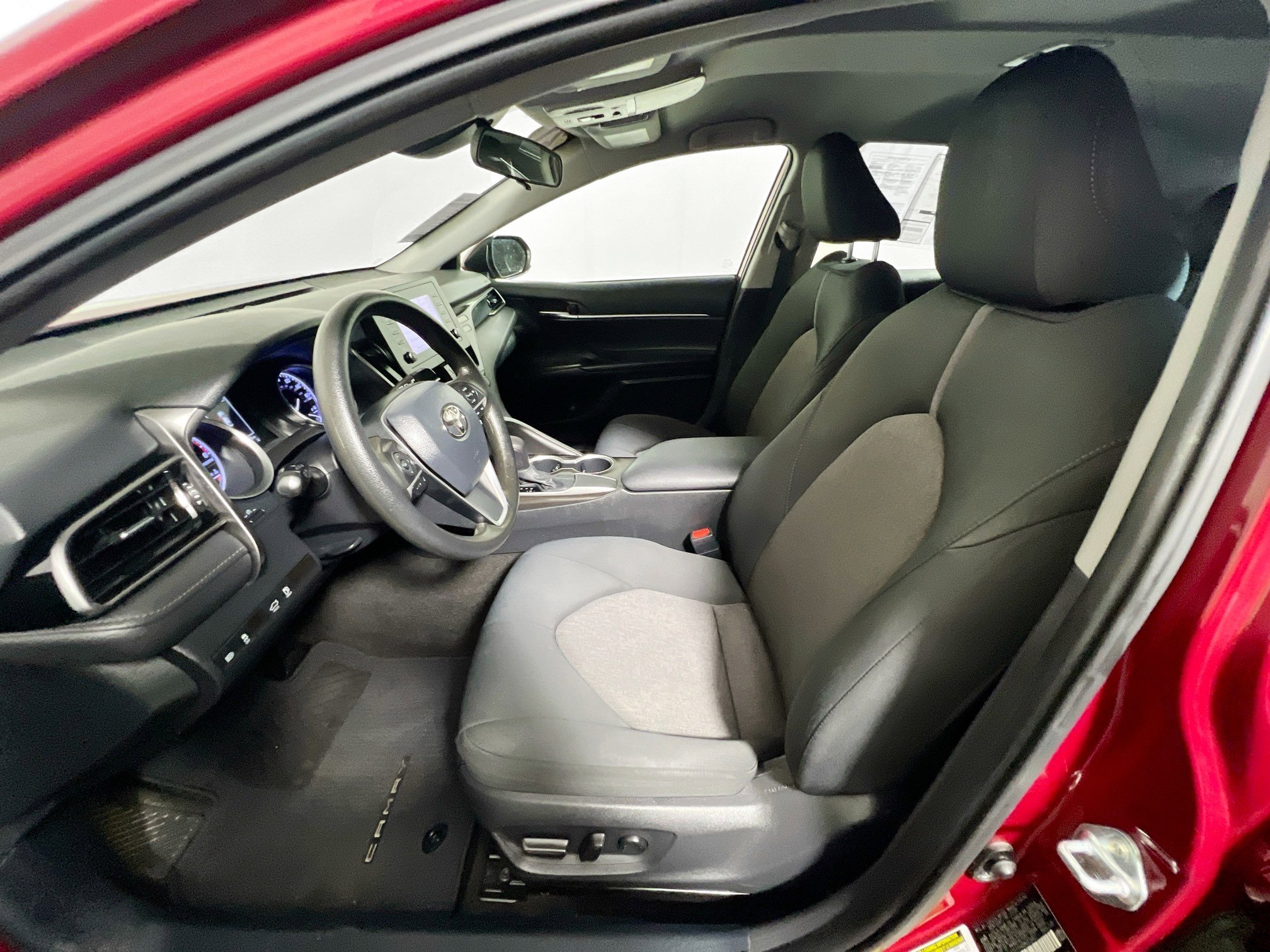 Used 2021 Toyota Camry LE FWD image 14