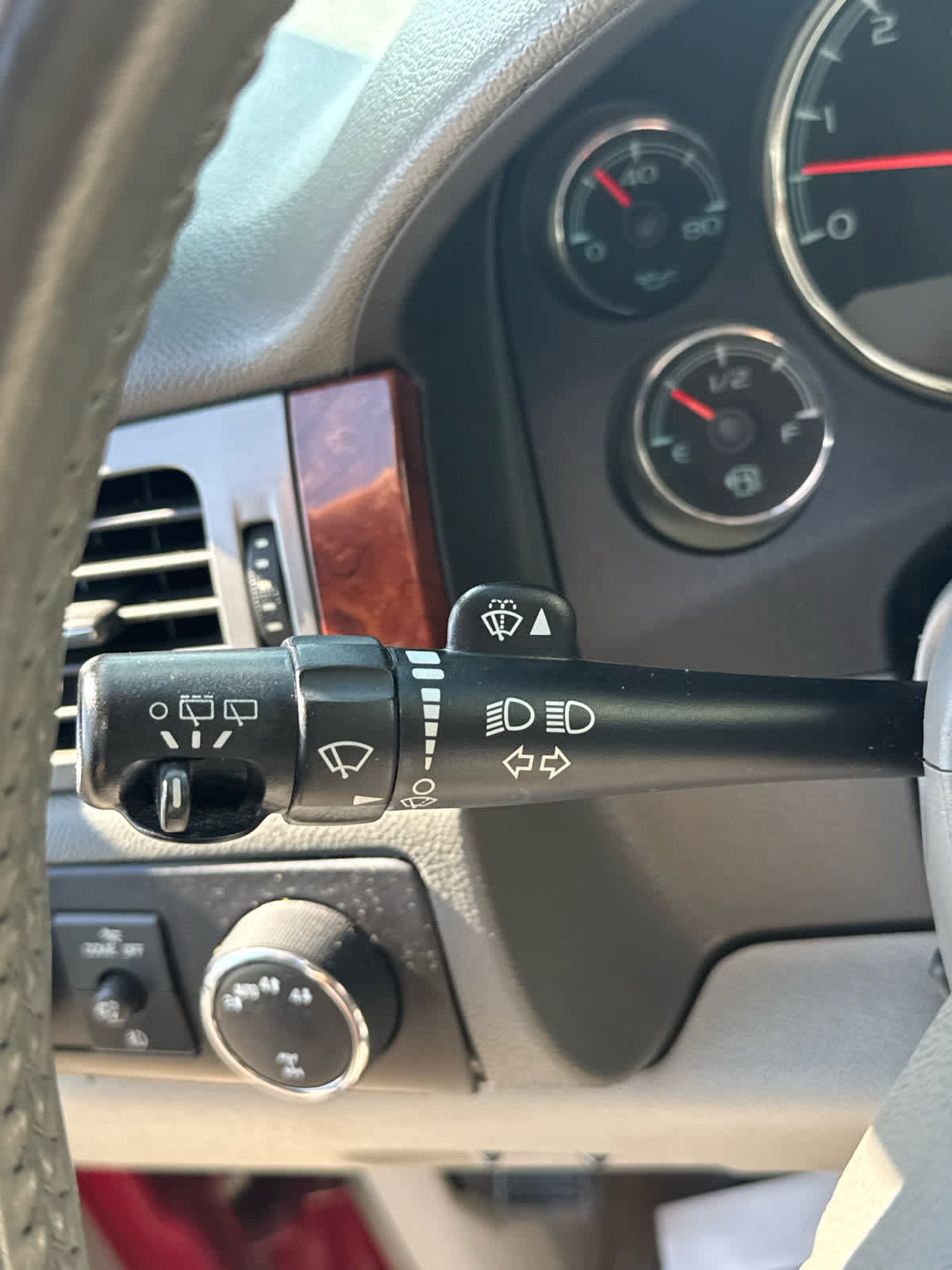 Used 2013 Chevrolet Tahoe LTZ image 26