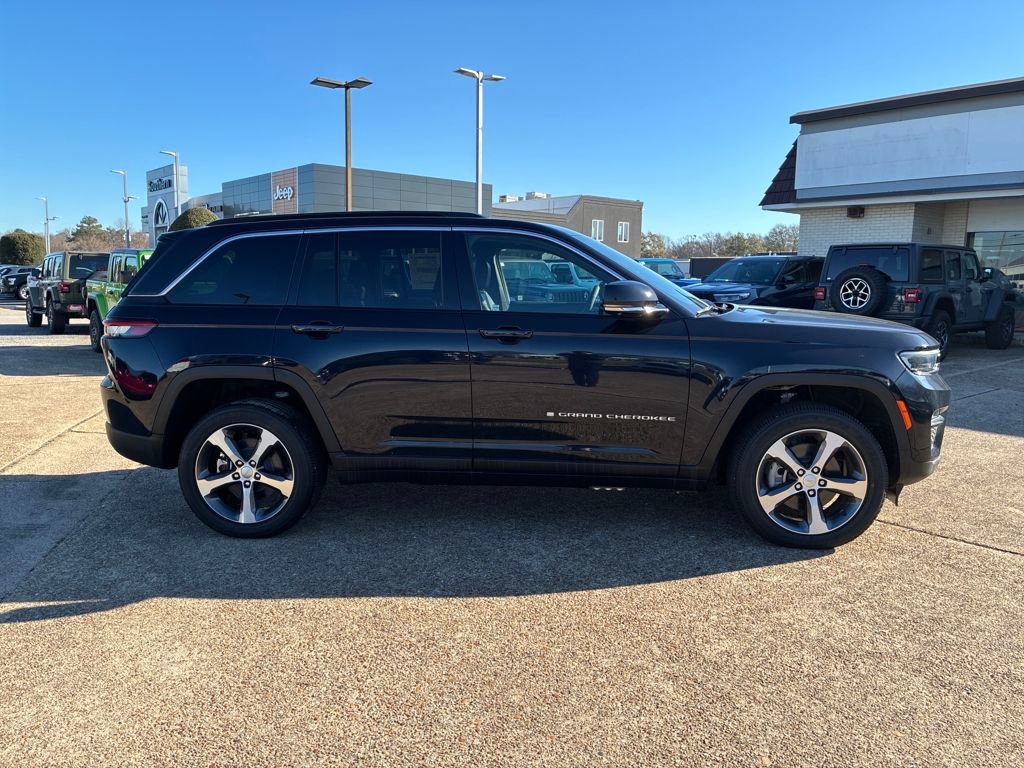 New 2024 Jeep Grand Cherokee Limited 4xe w/ Luxury Tech Group II AWD/4WD image 12