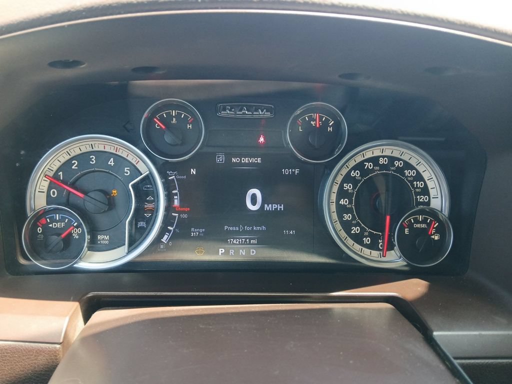 Used 2015 RAM 2500 Laramie w/ Convenience Group AWD/4WD image 18