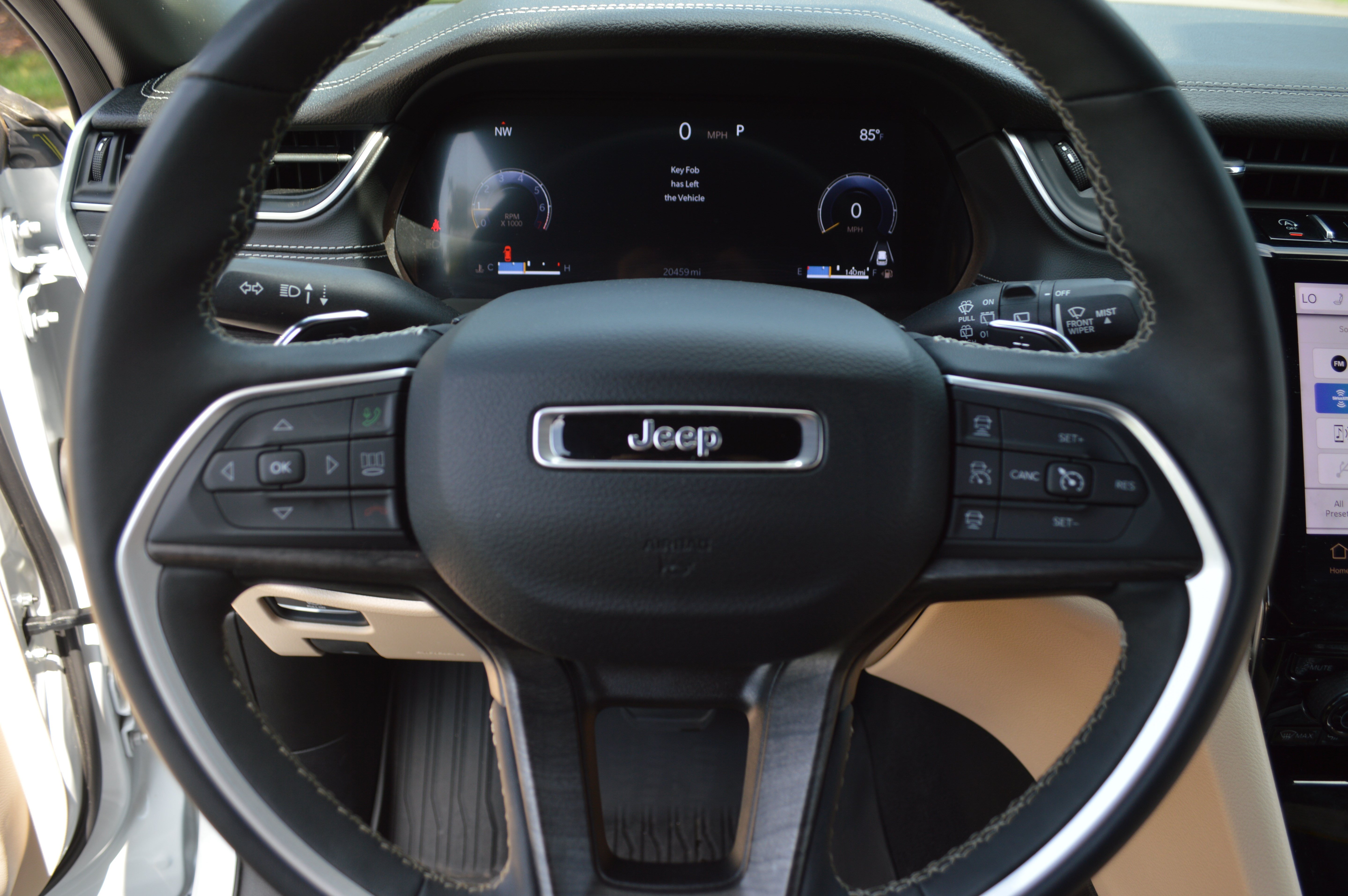Used 2024 Jeep Grand Cherokee L Limited w/ Luxury Tech Group II AWD/4WD image 14