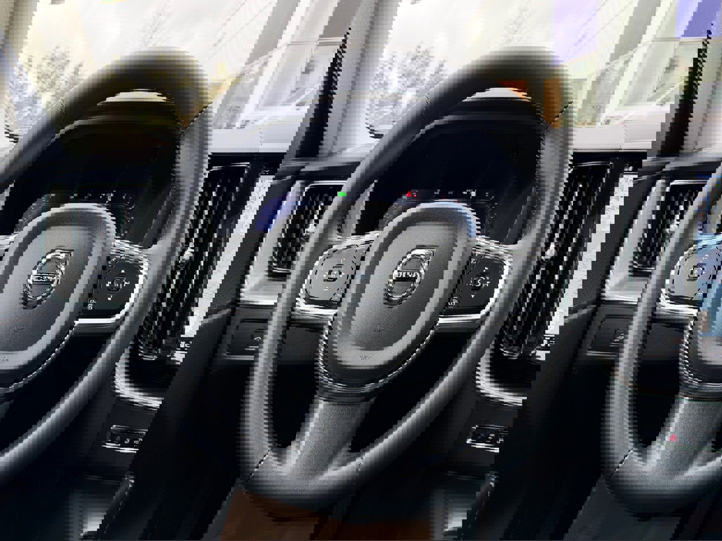 Certified 2023 Volvo XC60 B5 Core image 16