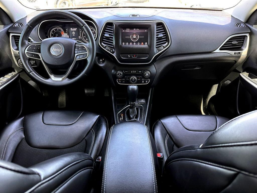 Used 2019 Jeep Cherokee Latitude Plus image 29