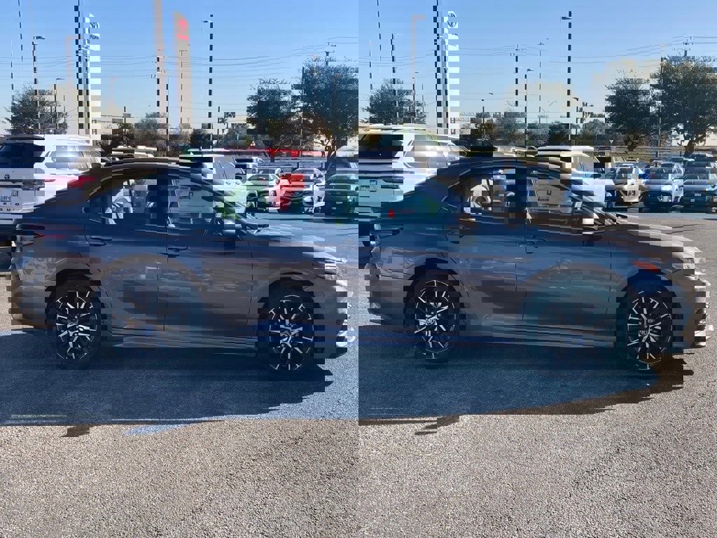 Certified 2024 Toyota Camry SE image 4