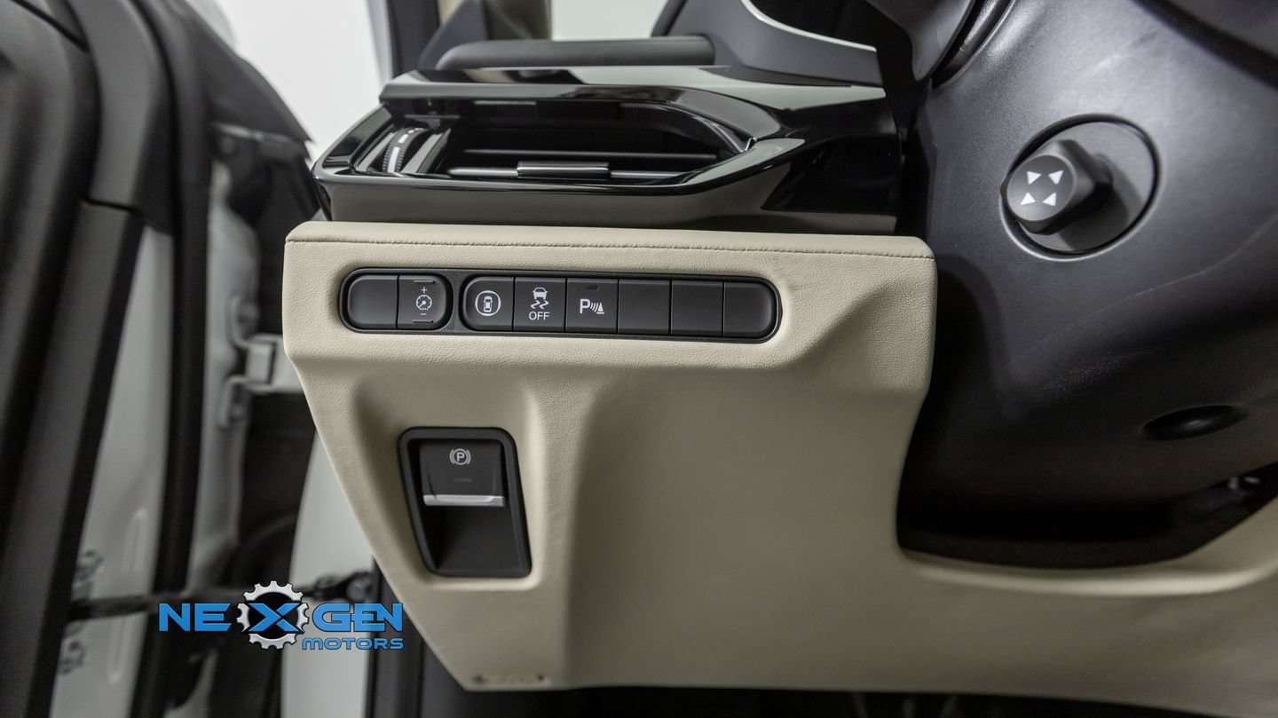Used 2025 Acura MDX SH-AWD w/ Technology Package image 13