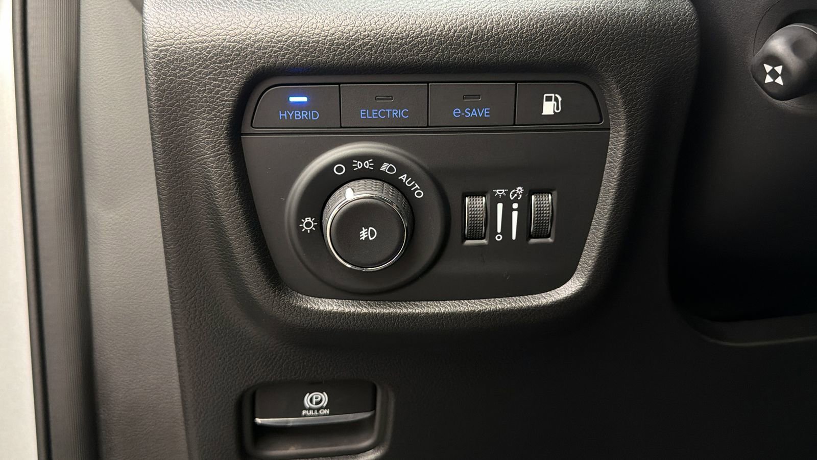 Used 2024 Jeep Grand Cherokee Limited 4xe w/ Luxury Tech Group II AWD/4WD image 28