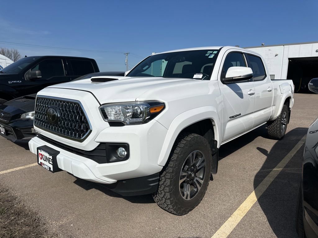 Used 2019 Toyota Tacoma TRD Sport w/ TRD Premium Sport Package image 17