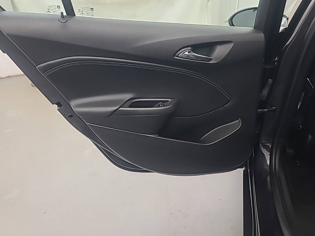 Used 2017 Chevrolet Cruze Premier FWD image 19
