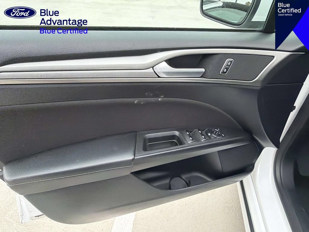 Used 2018 Ford Fusion SE w/ Fusion SE Technology Package FWD image 23