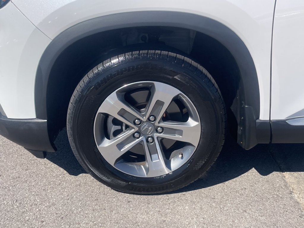 Used 2025 Honda Pilot EX-L image 32