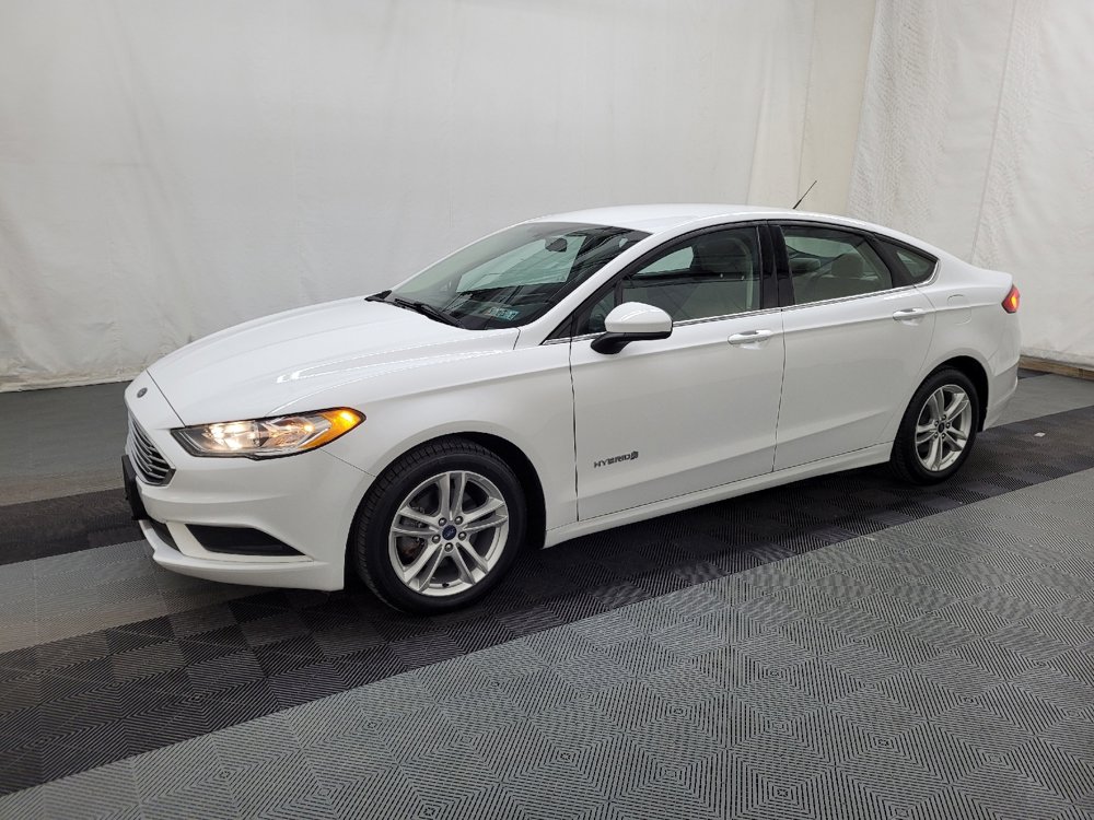 Used 2018 Ford Fusion S image 2