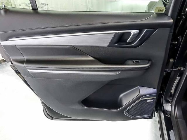 Used 2025 Buick Enclave Preferred AWD/4WD image 28