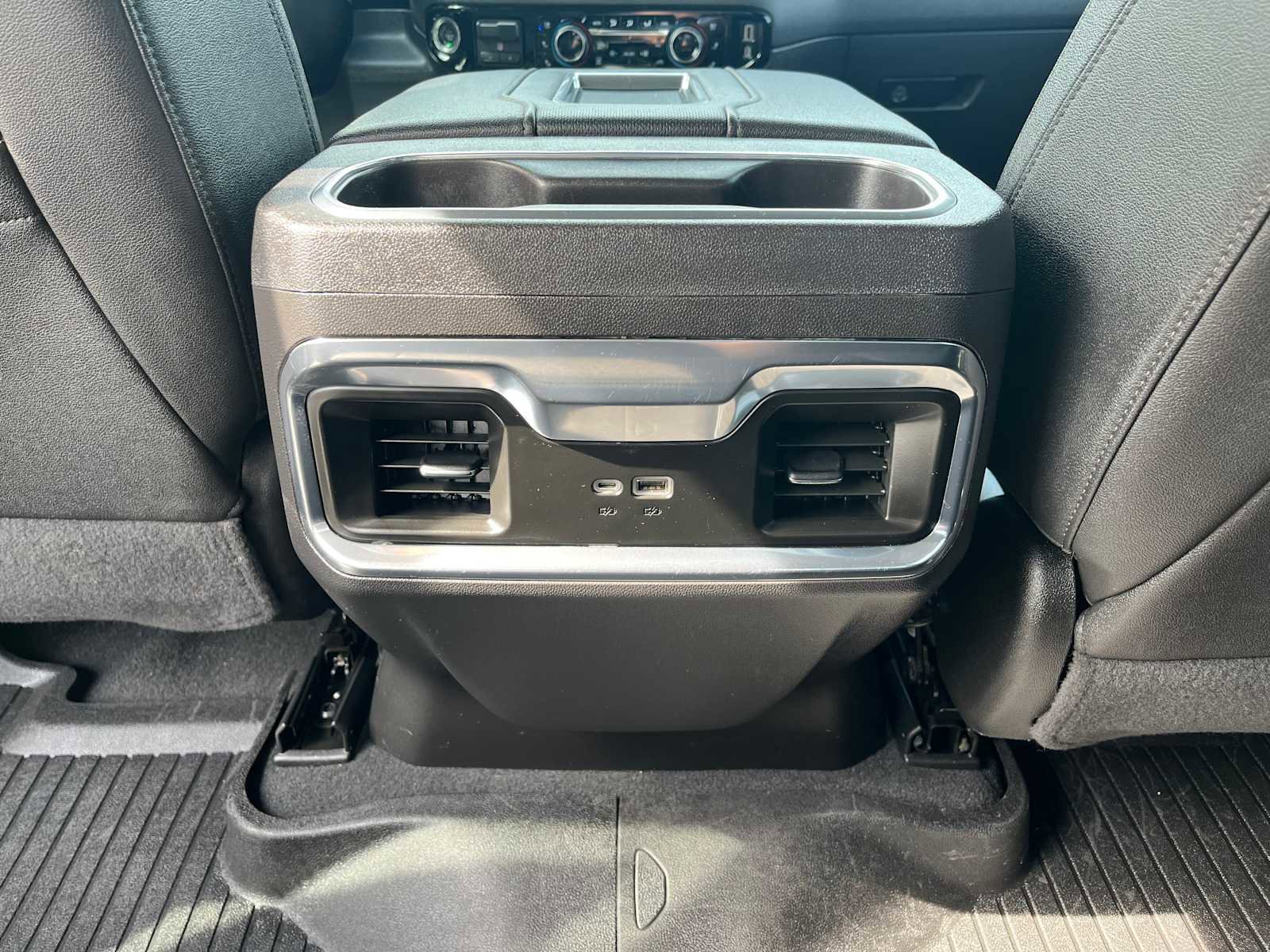 Used 2022 Chevrolet Silverado 1500 LTZ AWD/4WD image 9