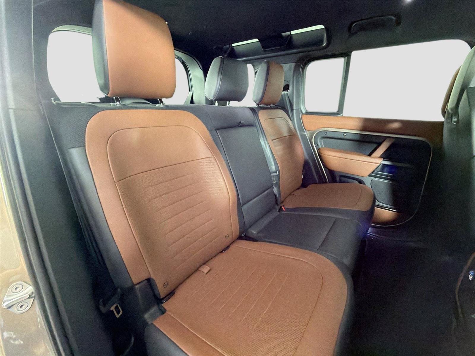 Certified 2025 Land Rover Defender 110 AWD/4WD image 26