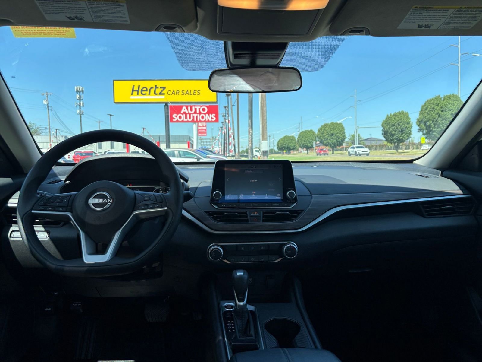 Used 2025 Nissan Altima 2.5 SV FWD image 33