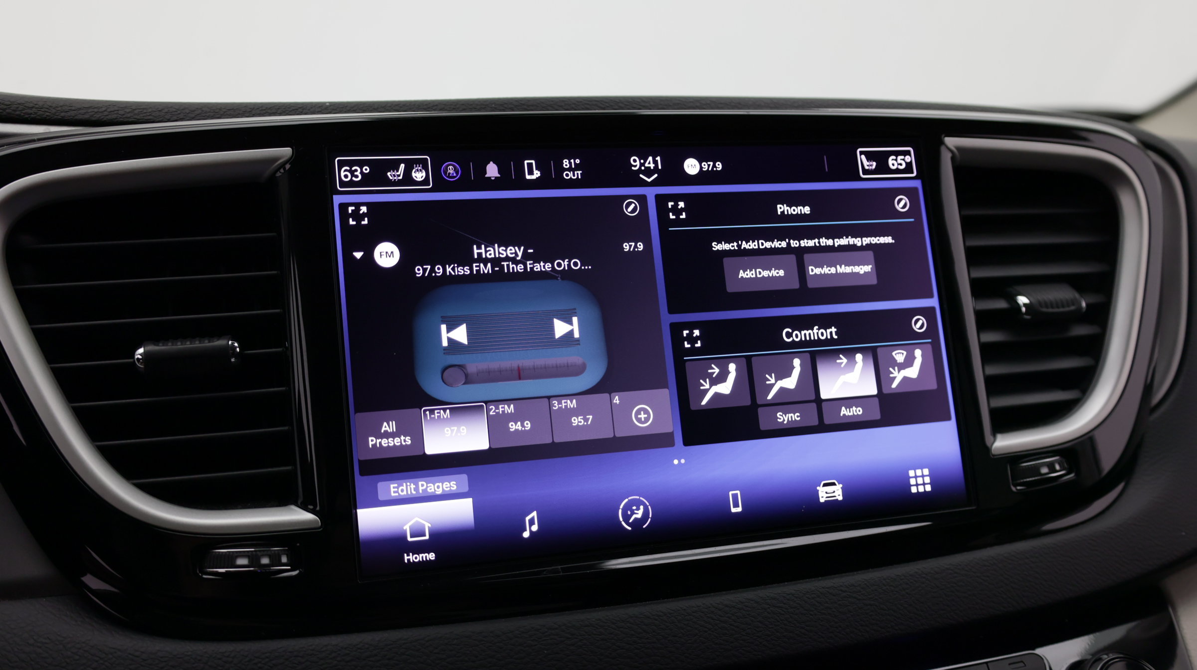 Used 2023 Chrysler Pacifica Touring-L FWD image 26