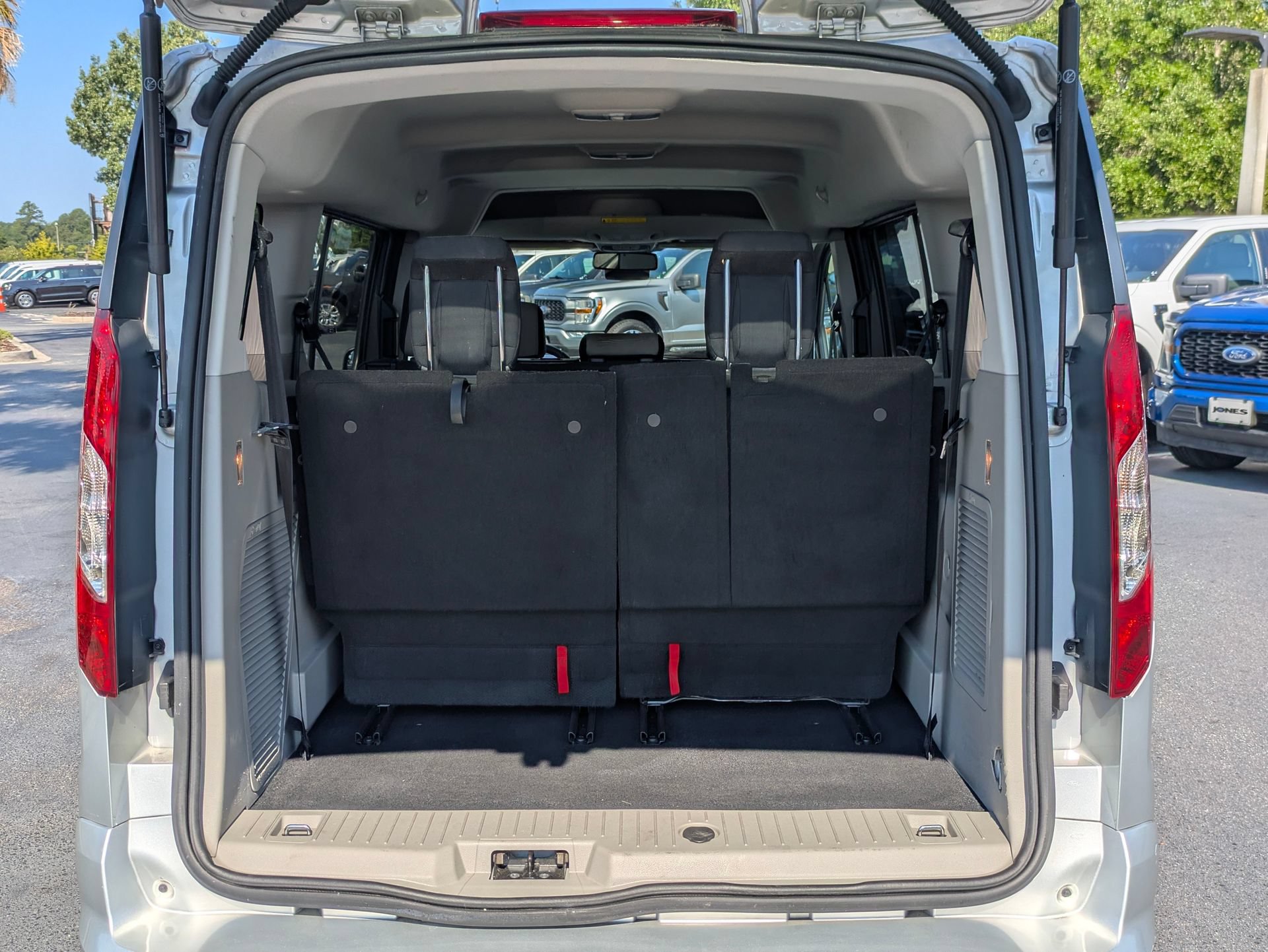 Used 2022 Ford Transit Connect XLT FWD image 15