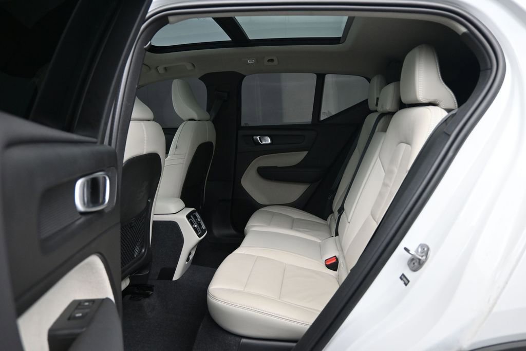 Used 2023 Volvo XC40 B5 Ultimate w/ Protection Package Premier AWD/4WD image 28