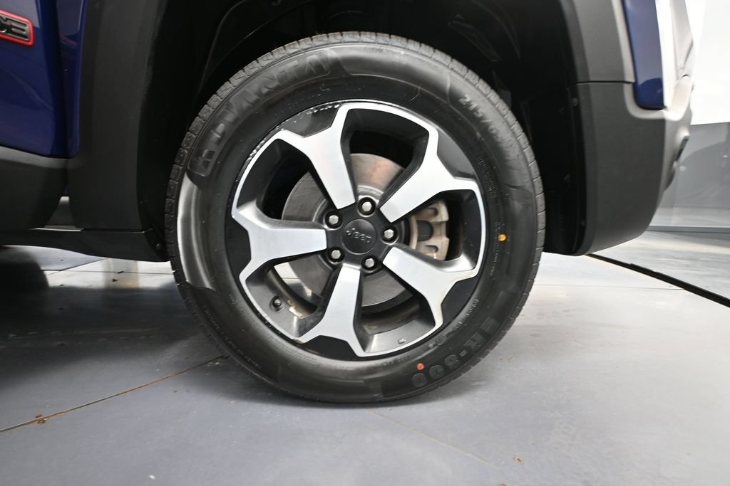 Used 2020 Jeep Renegade Trailhawk w/ Cold Weather Group AWD/4WD image 16