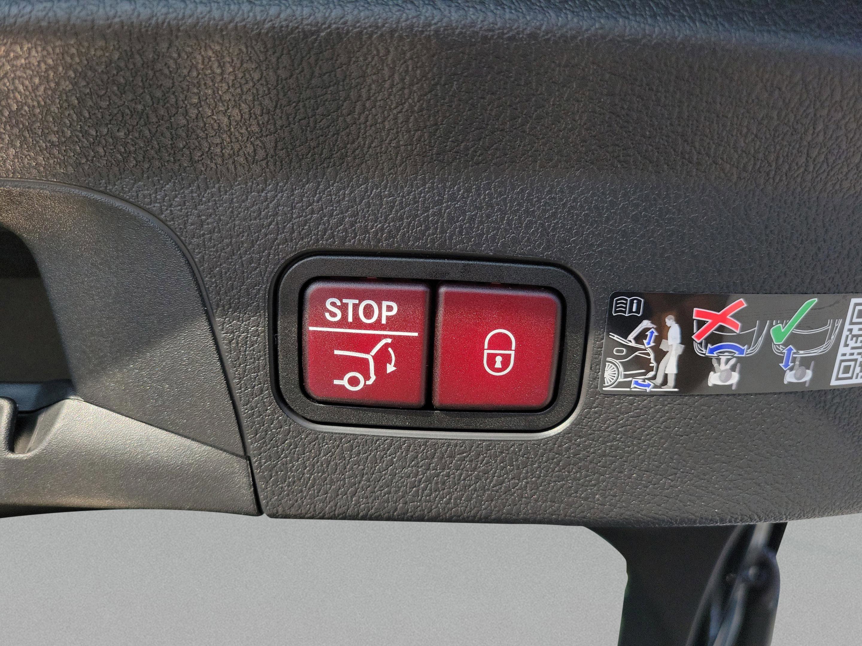 New 2026 Mercedes-Benz GLE 53 AMG 4MATIC Coupe image 10