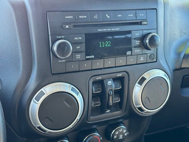 Used 2017 Jeep Wrangler Unlimited Sahara w/ Connectivity Group image 22