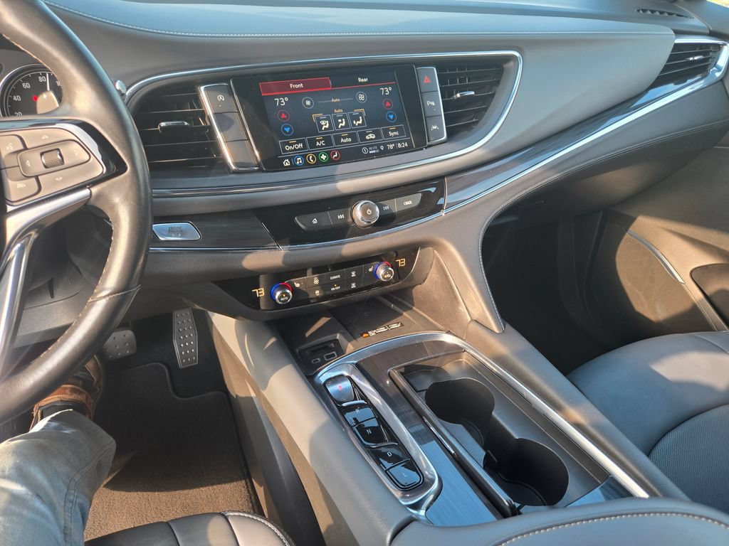 Used 2023 Buick Enclave Essence w/ Sport Touring Edition FWD image 10