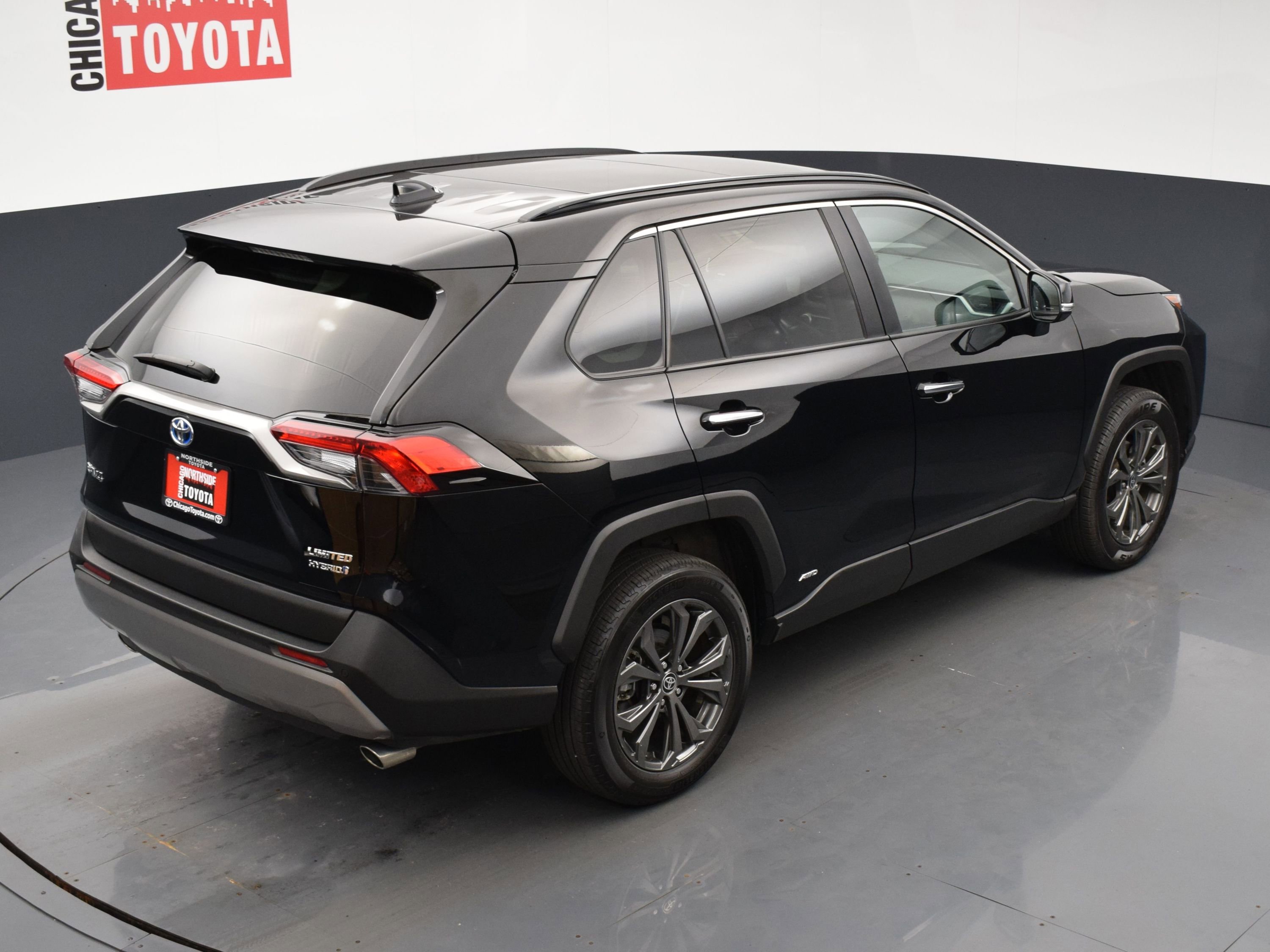 Used 2024 Toyota RAV4 Limited w/ Advanced Technology Package AWD/4WD image 29