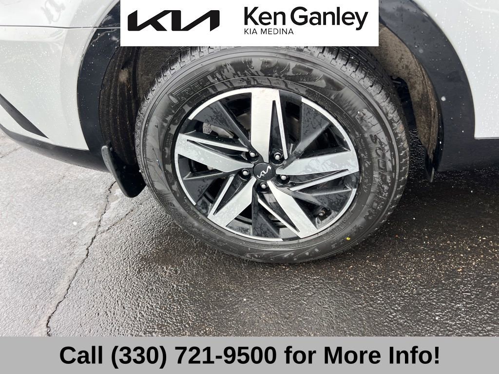 Certified 2022 Kia Sorento EX w/ Panoramic Sunroof Package image 23