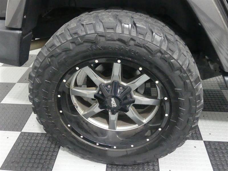 Used 2018 Jeep Wrangler Unlimited Sahara image 15