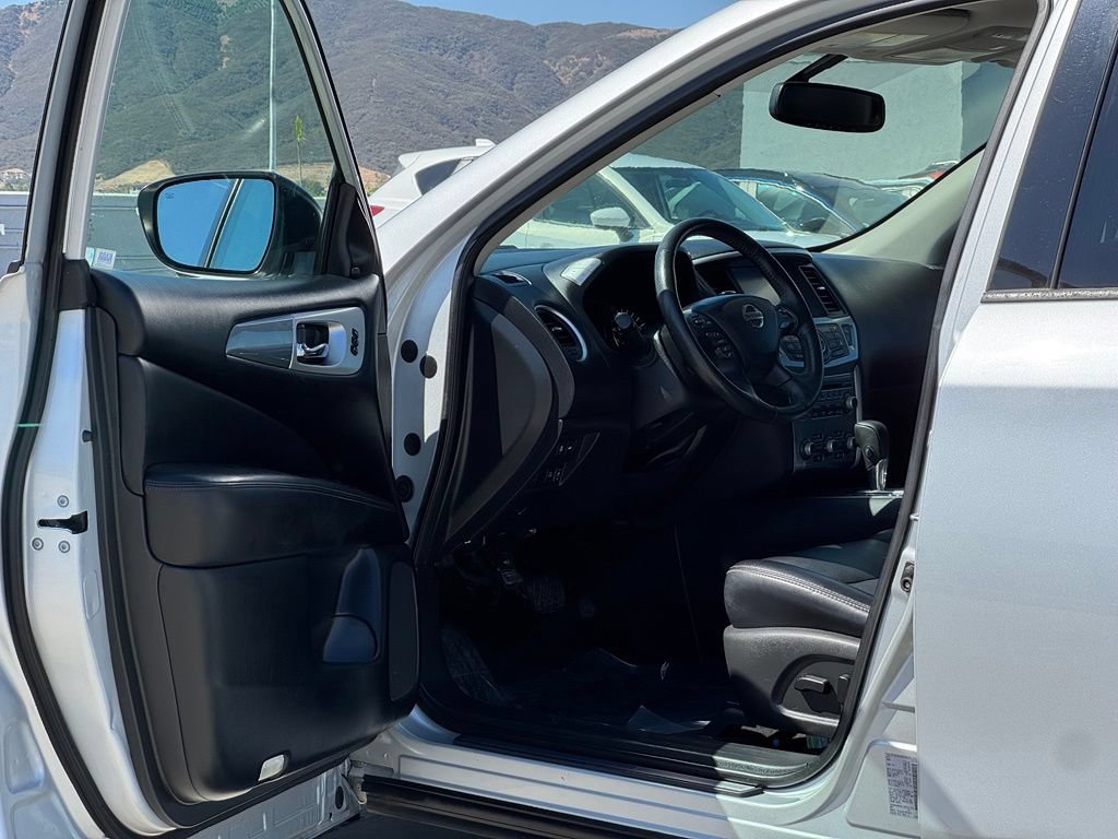 Used 2019 Nissan Pathfinder SL FWD image 8