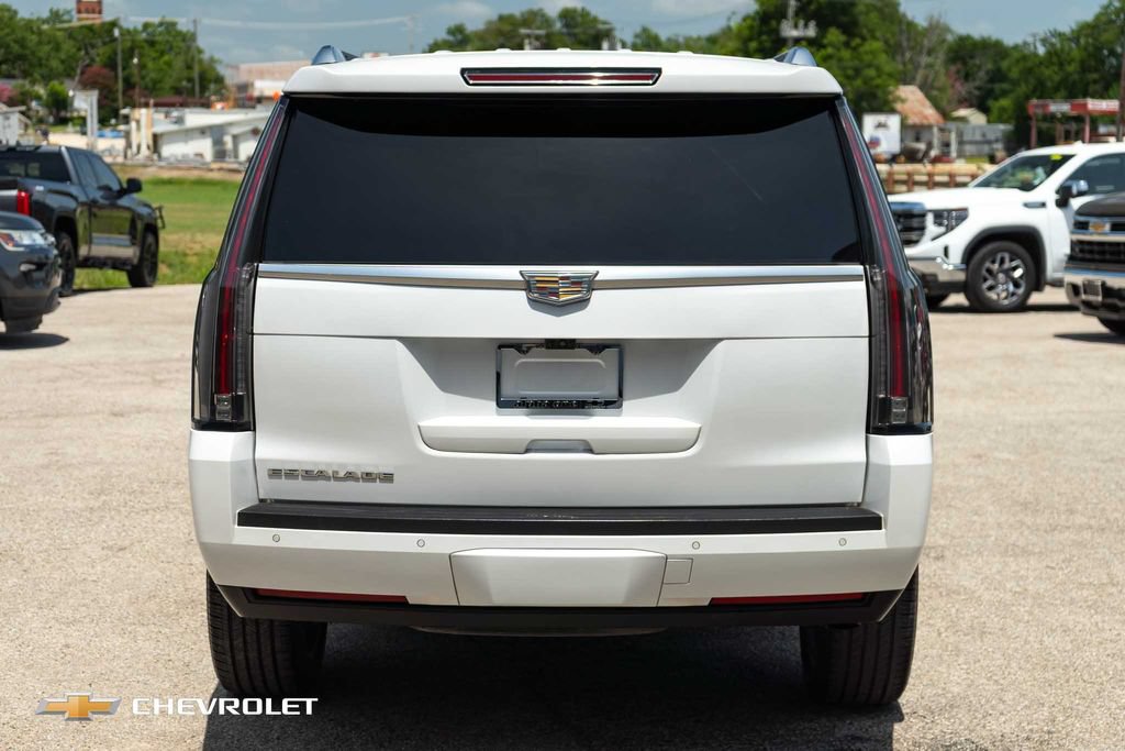 Used 2017 Cadillac Escalade Premium Luxury RWD image 7