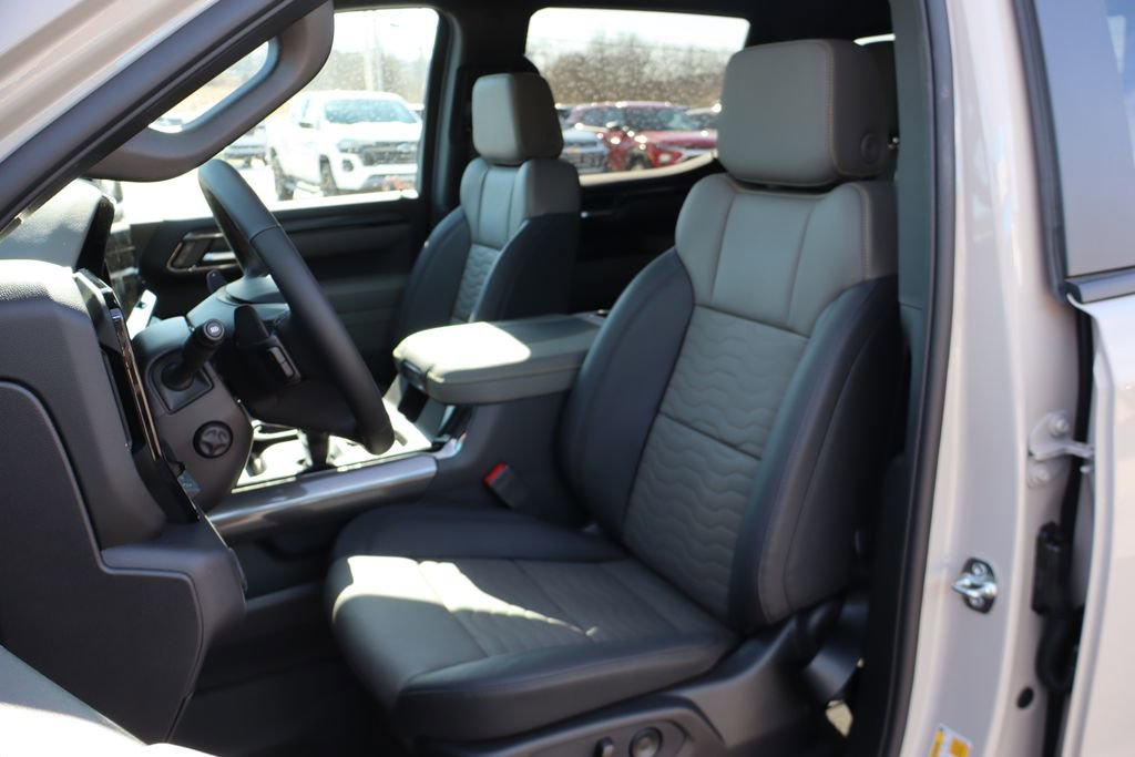 New 2026 Chevrolet Silverado 1500 ZR2 w/ LPO, Dark Essentials Package image 15