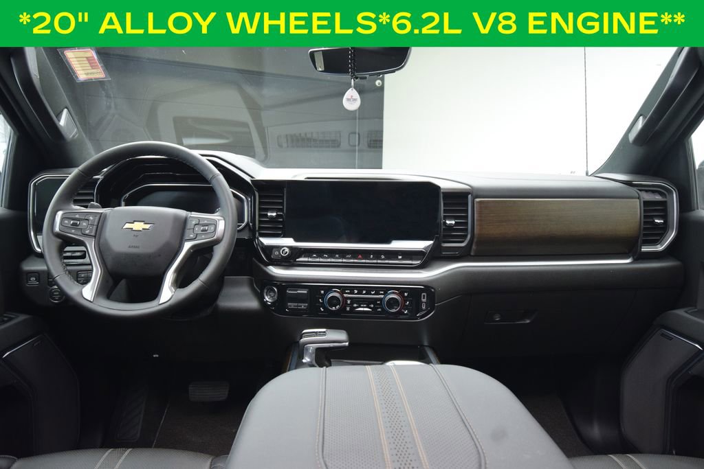 Used 2025 Chevrolet Silverado 1500 High Country w/ Technology Package AWD/4WD image 4